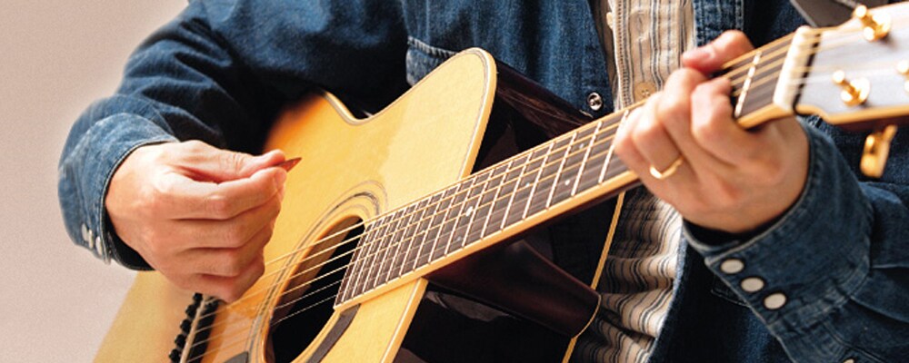 Musical Instrument Guide | How to Play the Acoustic Guitar | Acoustic ...