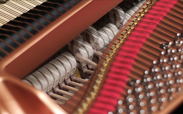 CLP-745 - Overview - Clavinova - Products - Pianos - Yamaha - Thailand
