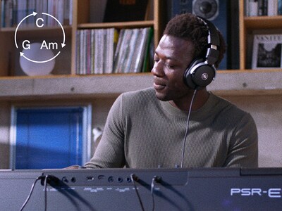 ภาพฟังก์ชั่นเล่นคอร์ดอัตโนมัติของ PSR-E583