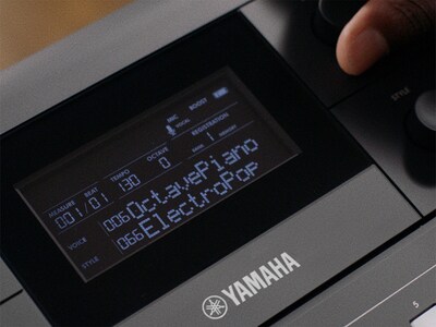 ภาพจอกลางของ PSR-E483