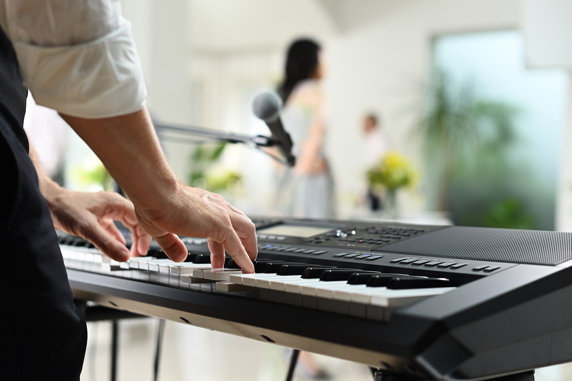 ภาพการเล่น Arranger Workstation PSR-SX720+ ของ Yamaha ณ สถานที่จัดงานปาร์ตี้