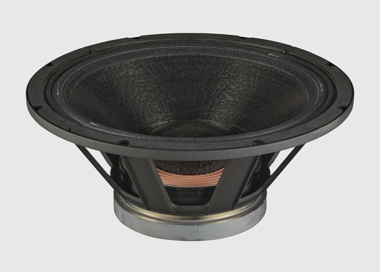 1 - ชุดลำโพงกรรมสิทธิ์ของ Yamaha ที่มีระยะการเคลื่อนที่ของกรวยลำโพงยาวกว่าปกติและมีความทนทานสูง
