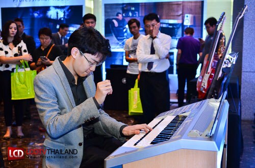 สยามดนตรียามาฮ่า เปิดตัวบุรินทร์ Yamaha Brand Ambassador คนแรกในรอบ 48 ปี พร้อมแถลงภาพลักษณ์โรงเรียนดนตรียามาฮ่า  เพื่อต้อนรับ AEC โดยเฉพาะ 