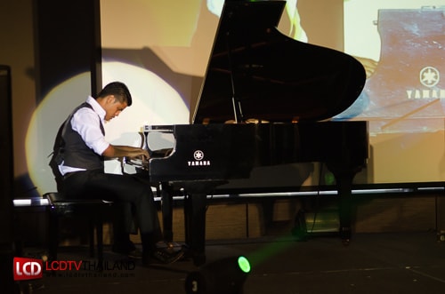 สยามดนตรียามาฮ่า เปิดตัวบุรินทร์ Yamaha Brand Ambassador คนแรกในรอบ 48 ปี พร้อมแถลงภาพลักษณ์โรงเรียนดนตรียามาฮ่า  เพื่อต้อนรับ AEC โดยเฉพาะ 