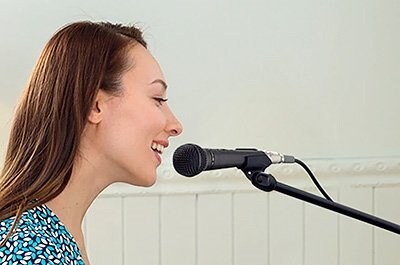 MICROPHONE CONNECTION